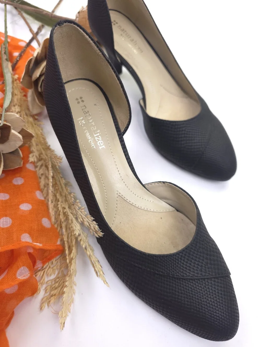 Naturalizer Black Textured Pointed-Toe Pumps 6.5m